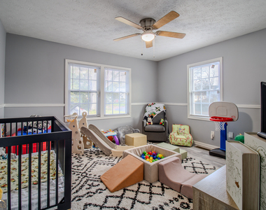 579 Lynmore Avenue - Photo Thumbnail 11