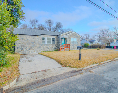 579 Lynmore Avenue - Photo Thumbnail 1