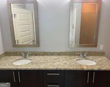 1080 Peachtree Street - Photo Thumbnail 10