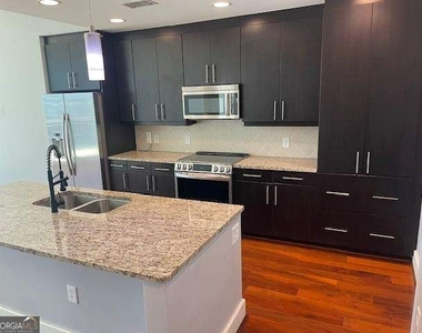 1080 Peachtree Street - Photo Thumbnail 2