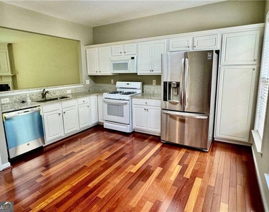 3389 Lathenview Court - Photo Thumbnail 4