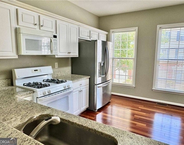 3389 Lathenview Court - Photo Thumbnail 7