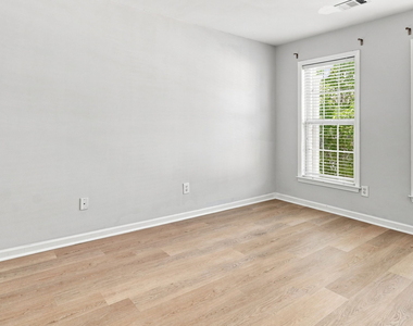 3389 Lathenview Court - Photo Thumbnail 20