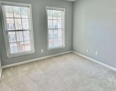 3389 Lathenview Court - Photo Thumbnail 18