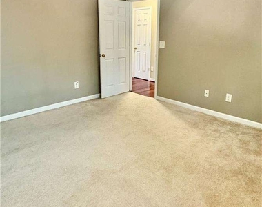 3389 Lathenview Court - Photo Thumbnail 9