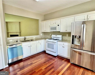3389 Lathenview Court - Photo Thumbnail 5