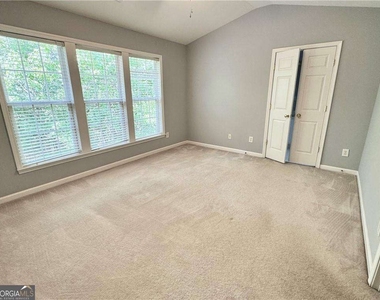 3389 Lathenview Court - Photo Thumbnail 10