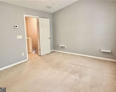 3389 Lathenview Court - Photo Thumbnail 12