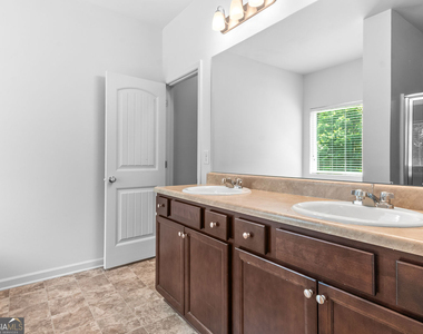 1061 Blind Brook Circle - Photo Thumbnail 21