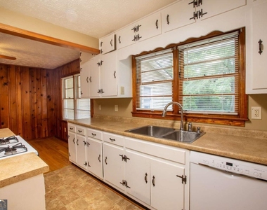 133 Nelson Street - Photo Thumbnail 9