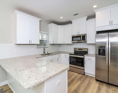 112 Cassidy Trail - Photo Thumbnail 2