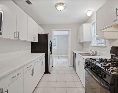 1877 Sumter Street Nw - Photo Thumbnail 6