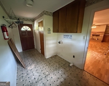 523 Parkdale Drive - Photo Thumbnail 5