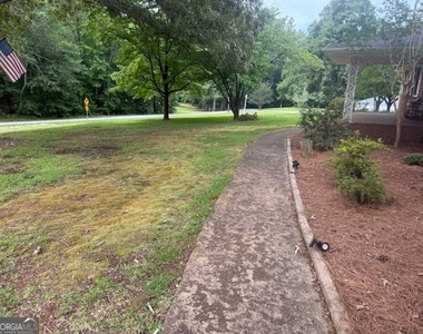 523 Parkdale Drive - Photo Thumbnail 2