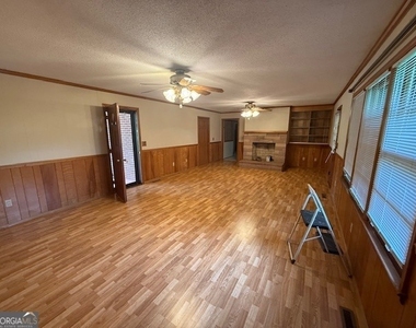 523 Parkdale Drive - Photo Thumbnail 6
