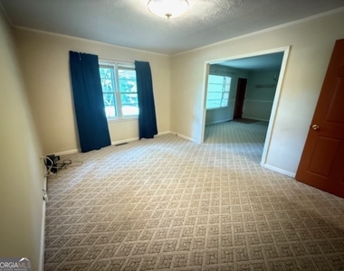 523 Parkdale Drive - Photo Thumbnail 7