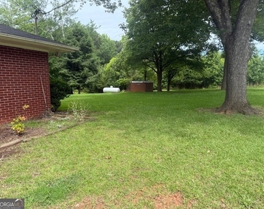 523 Parkdale Drive - Photo Thumbnail 3