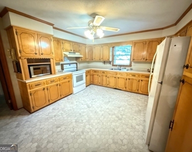 523 Parkdale Drive - Photo Thumbnail 9