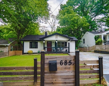 685 Cedar Avenue Nw - Photo Thumbnail 3