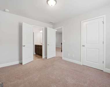 2408 Smoke Court - Photo Thumbnail 11