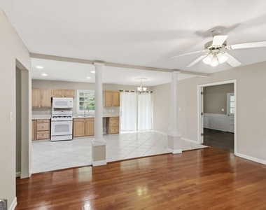 1370 Blackwell Road - Photo Thumbnail 6