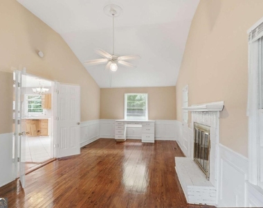 1370 Blackwell Road - Photo Thumbnail 11
