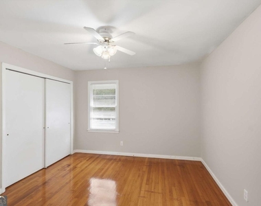 1370 Blackwell Road - Photo Thumbnail 18