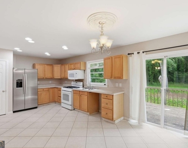 1370 Blackwell Road - Photo Thumbnail 8