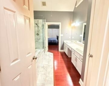 1490 Mill Place Drive - Photo Thumbnail 10