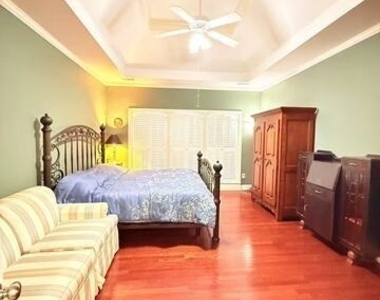 1490 Mill Place Drive - Photo Thumbnail 5