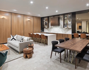 123 Linden Boulevard - Photo Thumbnail 7