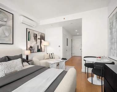 123 Linden Boulevard - Photo Thumbnail 1