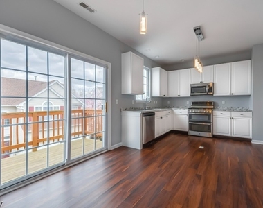 227 Winding Hill Dr - Photo Thumbnail 11