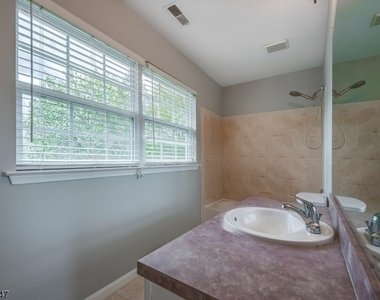 227 Winding Hill Dr - Photo Thumbnail 24