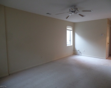 85 Village Dr - Photo Thumbnail 10