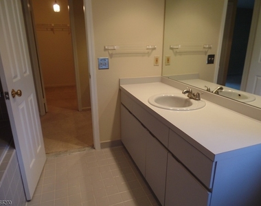 85 Village Dr - Photo Thumbnail 17