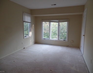85 Village Dr - Photo Thumbnail 14