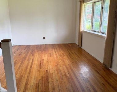 19 Anthony Blvd - Photo Thumbnail 4
