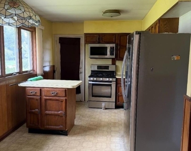 19 Anthony Blvd - Photo Thumbnail 7