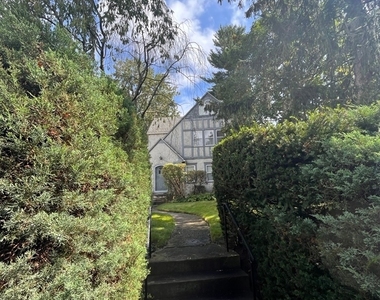 100 Davis Avenue - Photo Thumbnail 6