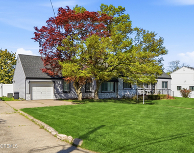 970 Van Court Avenue - Photo Thumbnail 37
