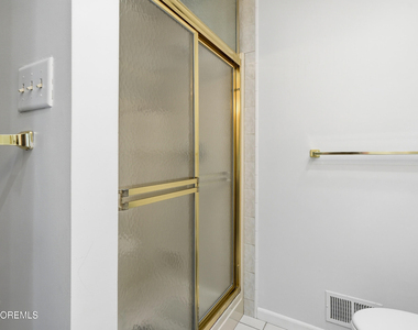 970 Van Court Avenue - Photo Thumbnail 24