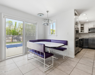 970 Van Court Avenue - Photo Thumbnail 15