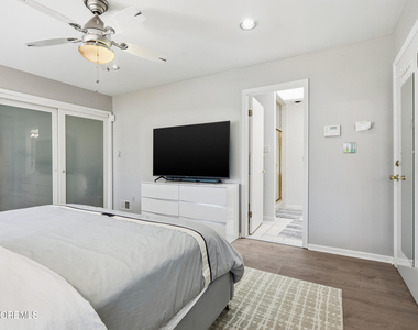 970 Van Court Avenue - Photo Thumbnail 22