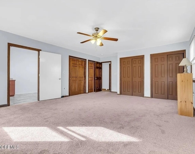 1097 S Lakewood Farmingdale Road - Photo Thumbnail 10