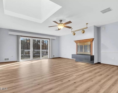 1097 S Lakewood Farmingdale Road - Photo Thumbnail 2