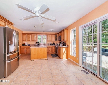 627 Eltone Road - Photo Thumbnail 22