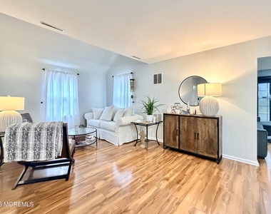 15 Cummings Court - Photo Thumbnail 5