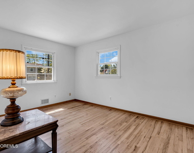 1112 Wildwood Avenue - Photo Thumbnail 11