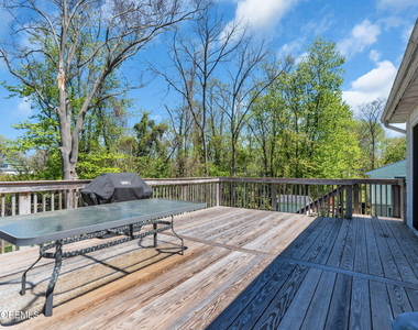 1112 Wildwood Avenue - Photo Thumbnail 6